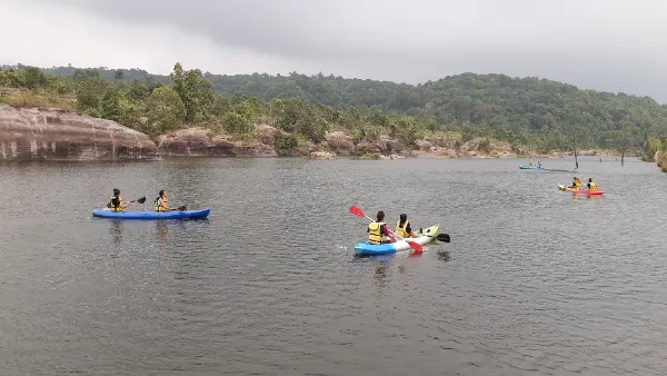 mawlyngbna kayaking (2)