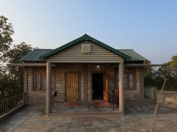mawlyngbna traveller nest resort (1)